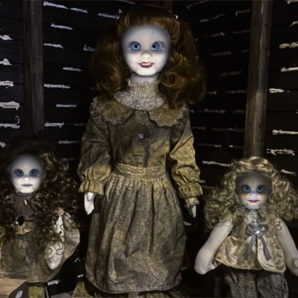 Haunted Doll Projection Mapping Effect